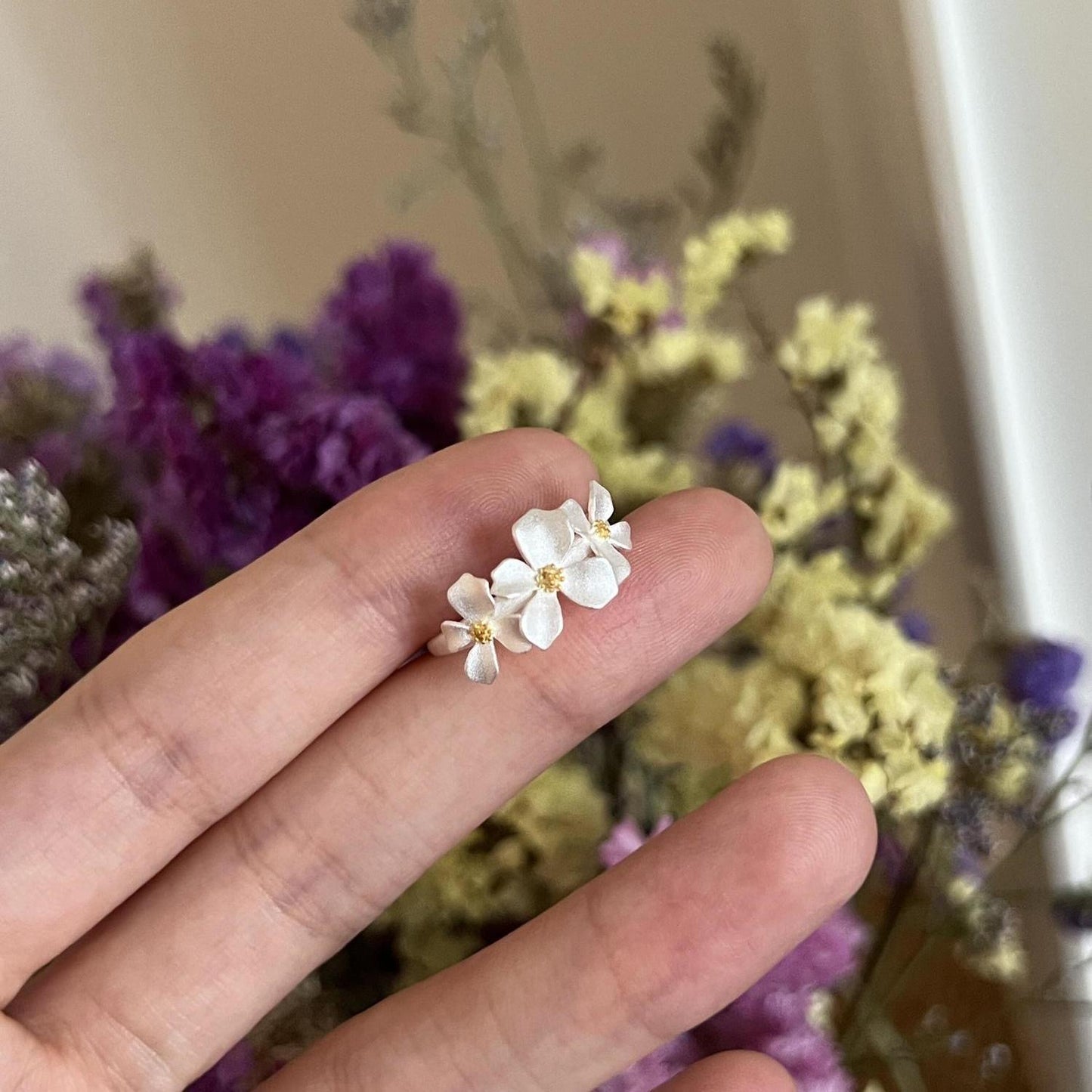 The Simple Bloom | Gardenia Trio Ring