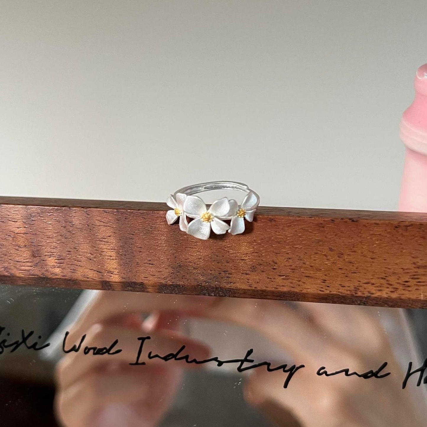 The Simple Bloom | Gardenia Trio Ring