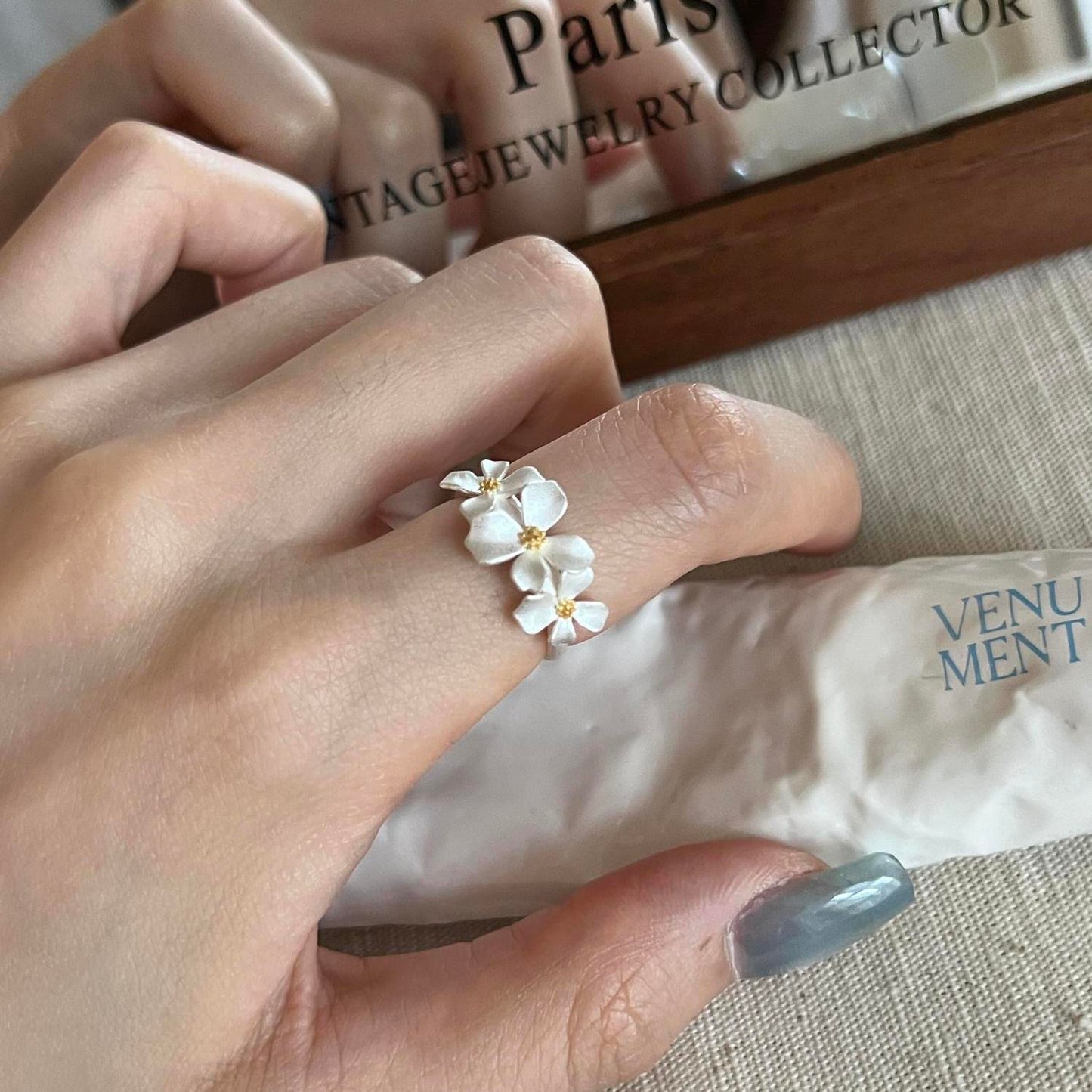 The Simple Bloom | Gardenia Trio Ring