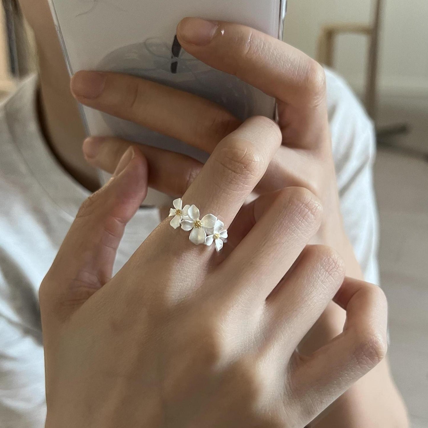 The Simple Bloom | Gardenia Trio Ring