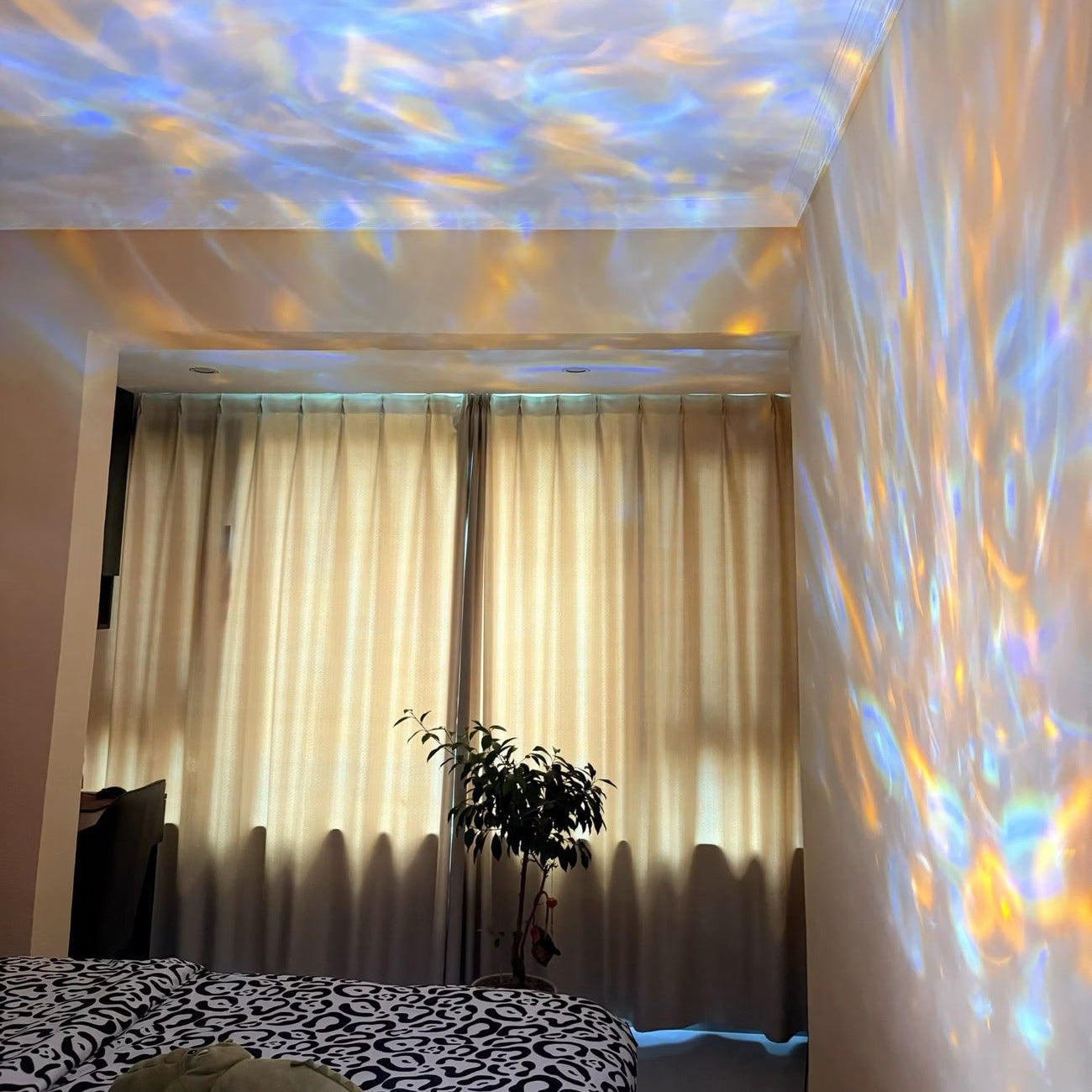 Lira Prismatic Rotatable Ambient Spotlight Collection