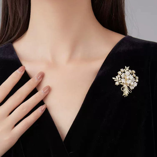 The Crystal Posy | Regal Gold Brooch